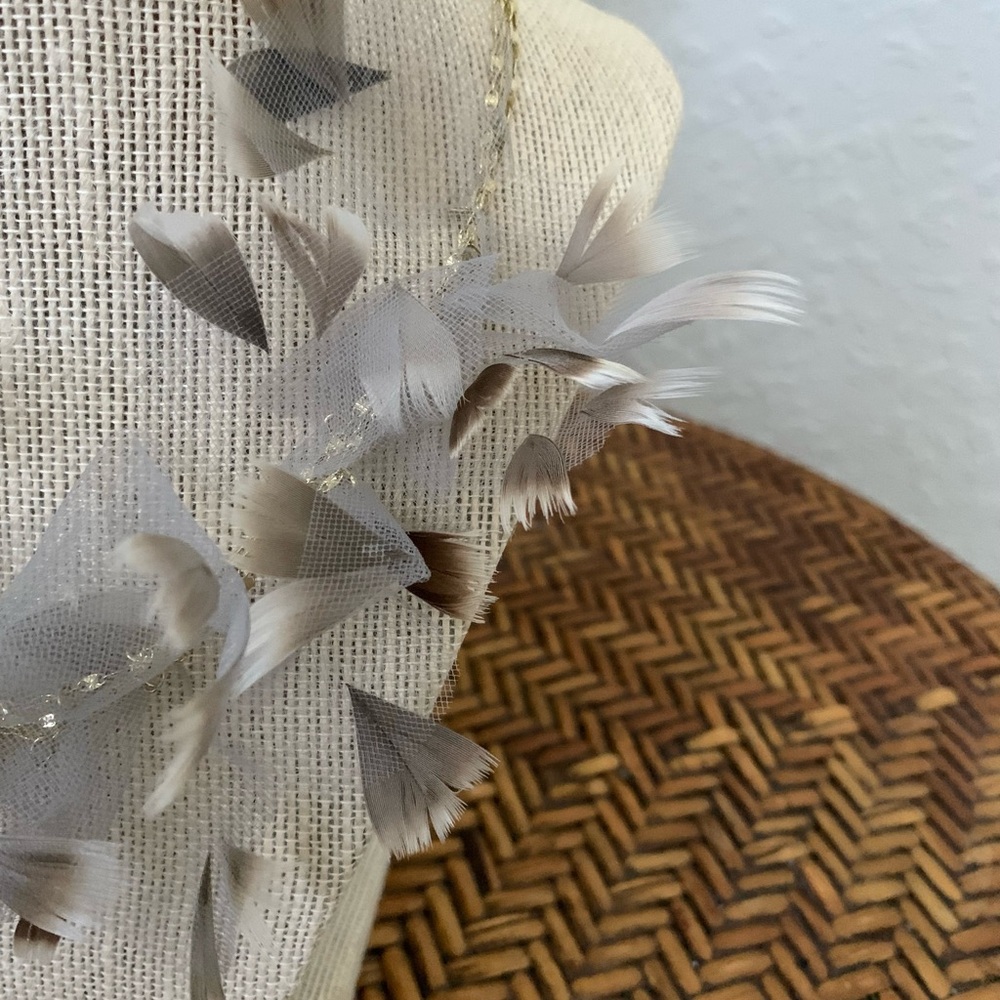 Anthropologie Serefina Feather Necklace in Gold - Picture 2 of 8